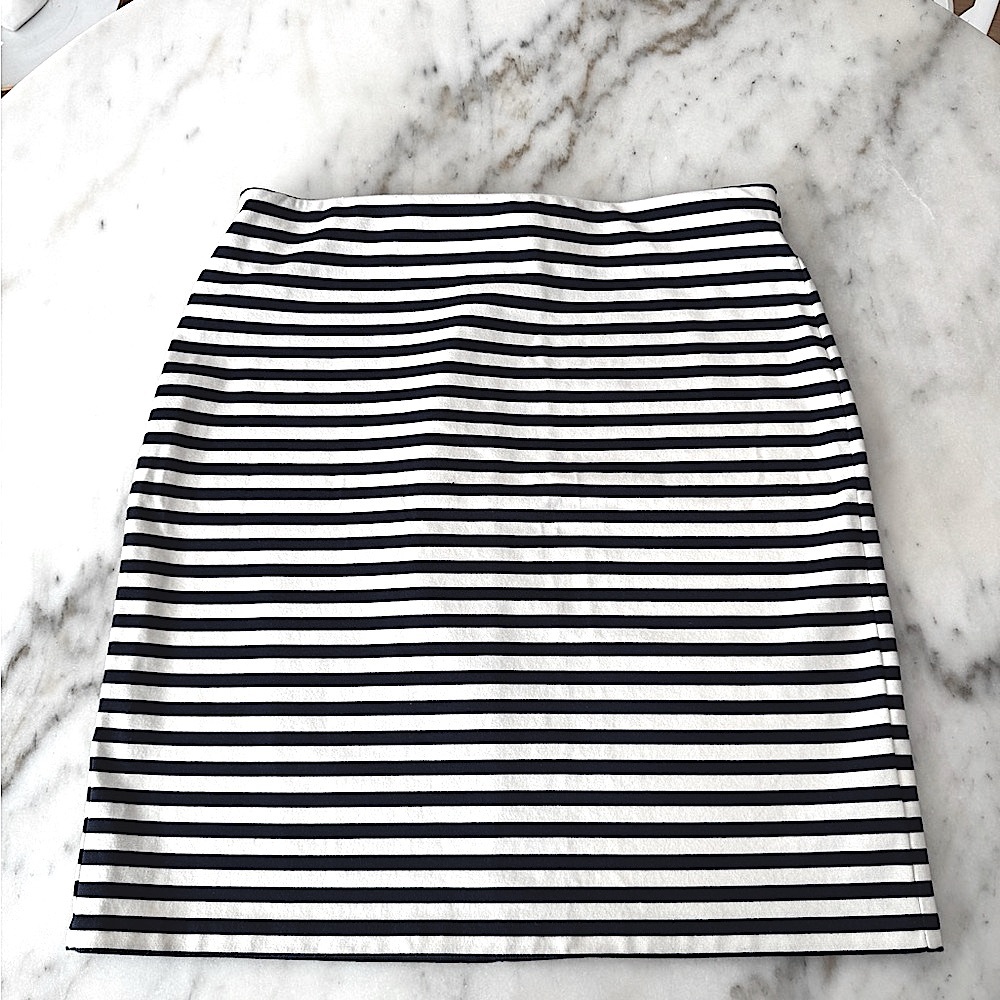 Old Navy Classic Striped Skirt in Black and White